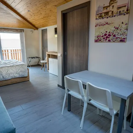 Eli Nocleg ze śniadaniem Como