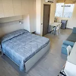 Eli Como