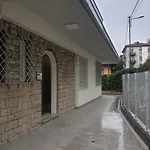 Eli Como